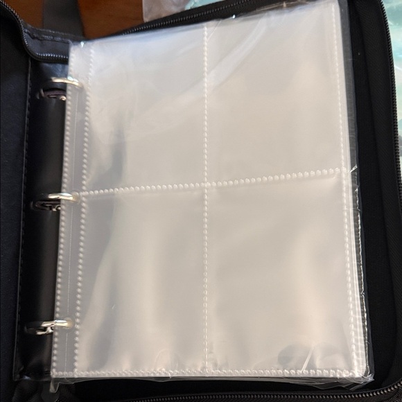 Hockey Card Binder. 9.5 in x 7 in. Brand New. - Picture 2 of 4